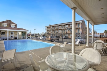 edgewater inn