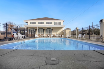 edgewater inn