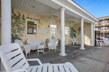 edgewater inn