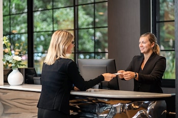 Crowne Plaza Geneva By Ihg,Cointrin>>Ain,5 star