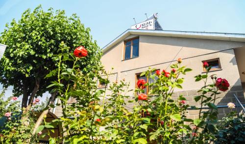 hayi tun guest house