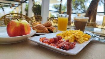 Hotel Oromana,Costa De La Luz>>Alcala De Guadaira,3 star