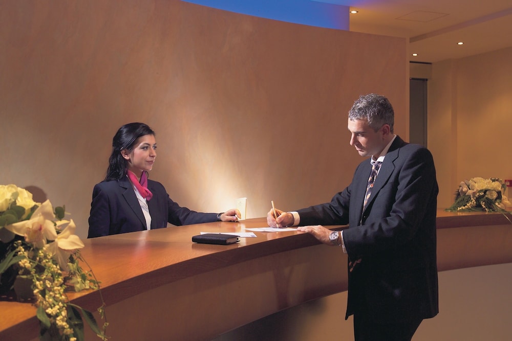 dekelia hotel