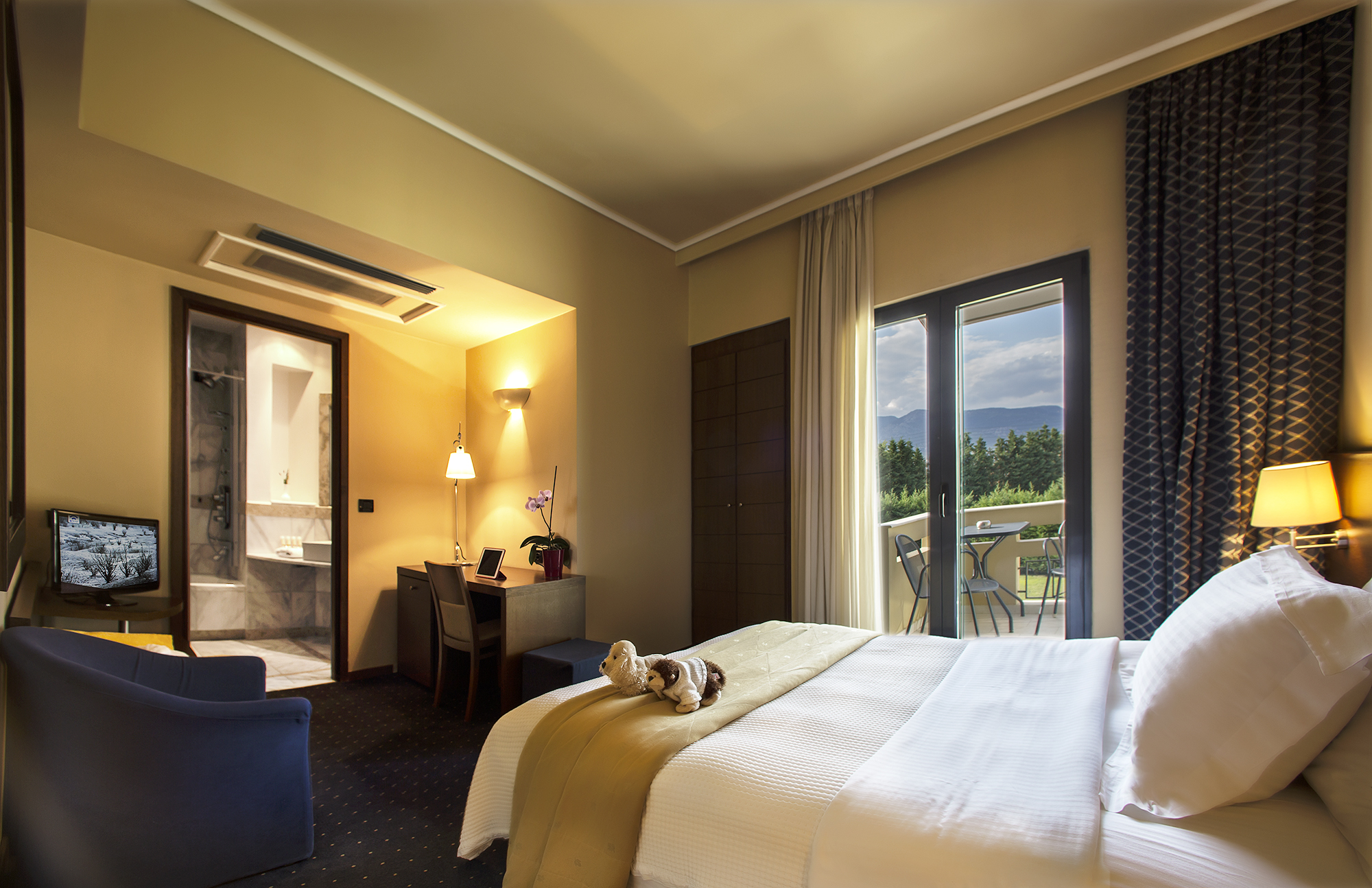 dekelia hotel