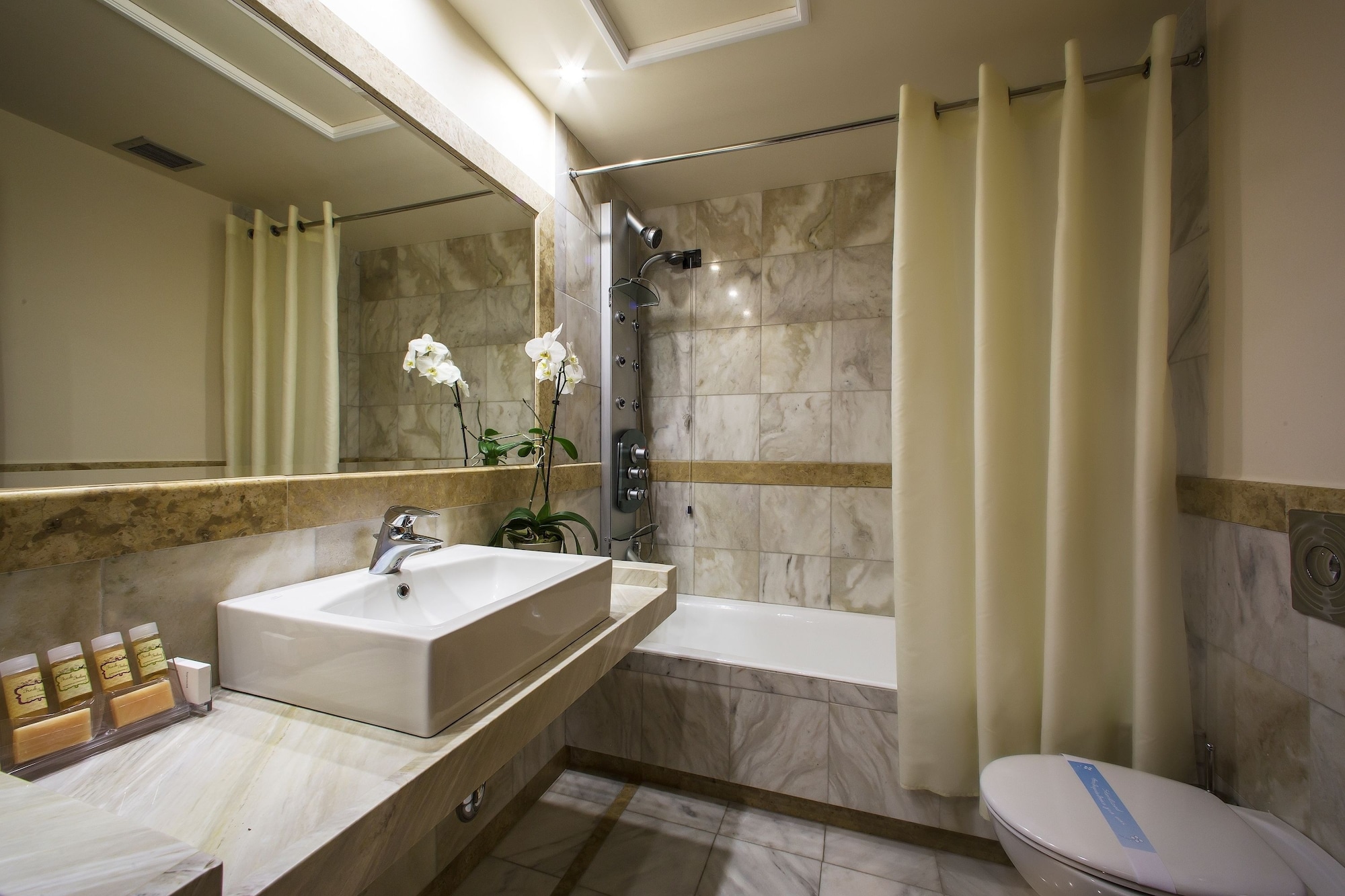 dekelia hotel