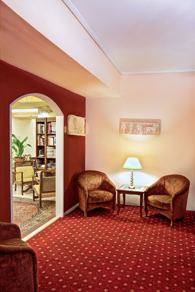 nicola hotel