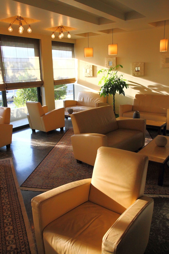 pines hotel