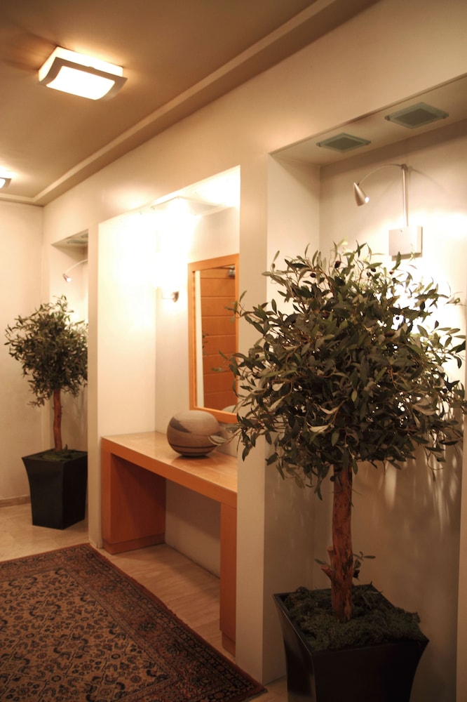 pines hotel