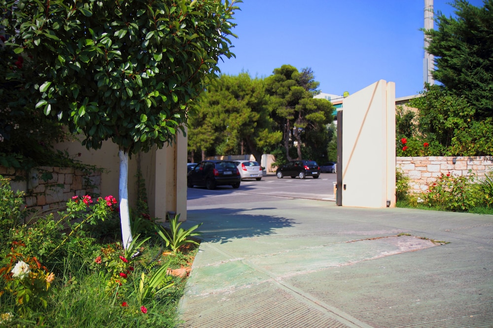 pines hotel