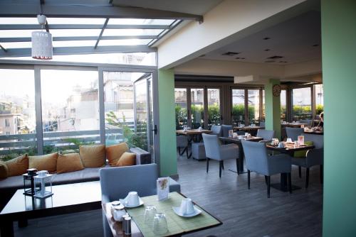 athens way pop art hotel