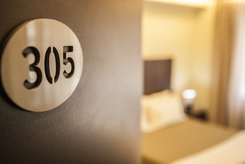 athens way pop art hotel