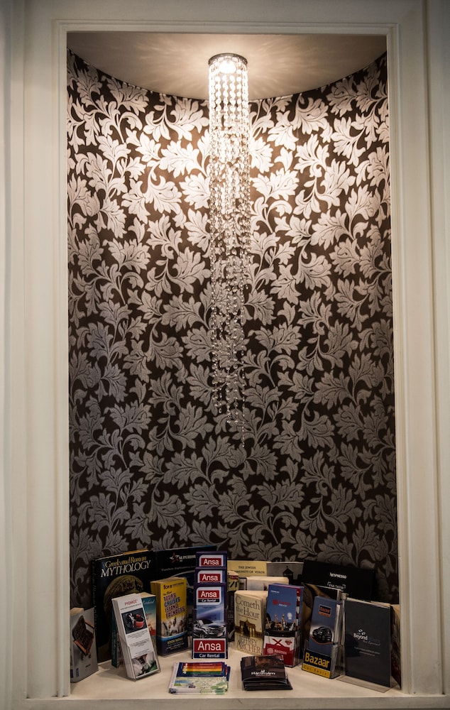 athens way pop art hotel