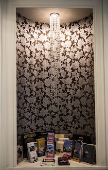 athens way pop art hotel