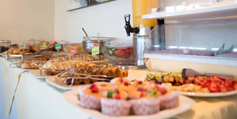 athens way pop art hotel