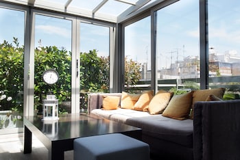 athens way pop art hotel