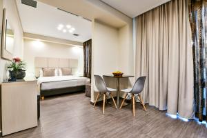 athens way pop art hotel