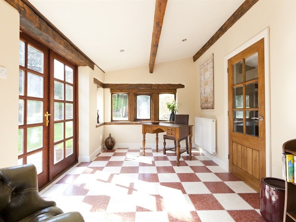 throstle nest farm lodges