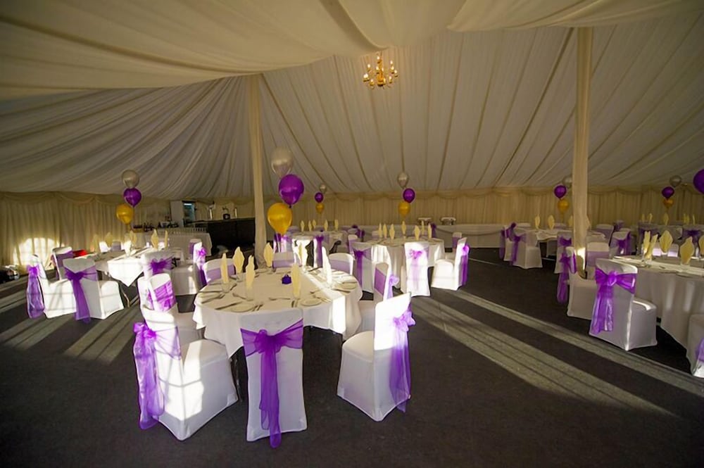 gomersal lodge hotel