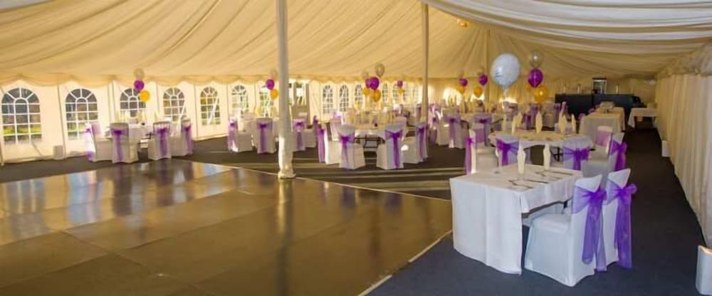 gomersal lodge hotel