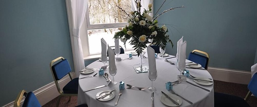 gomersal lodge hotel
