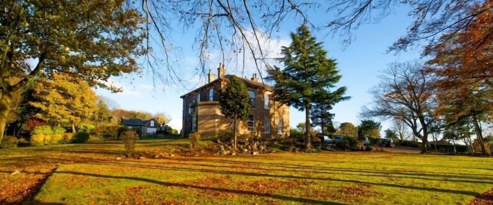 gomersal lodge hotel