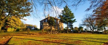 gomersal lodge hotel