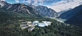 Intercontinental Resort Jiuzhai Paradise, An Ihg Hotel,In The Mountains,5 star
