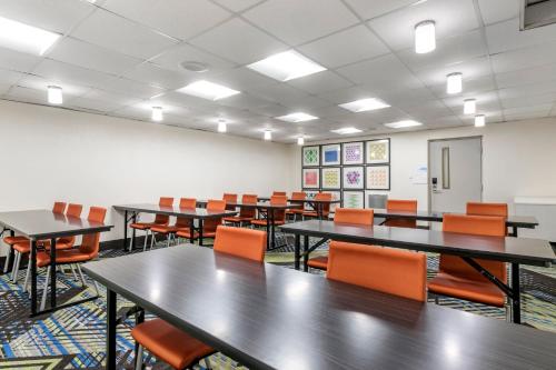 holiday inn express jonestown ft indiantown gap by ihg