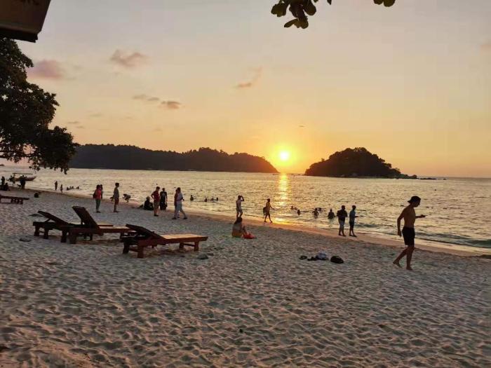 walking distance to the beach pangkor