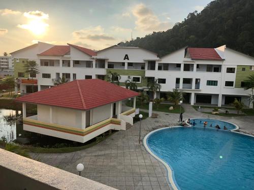 walking distance to the beach pangkor