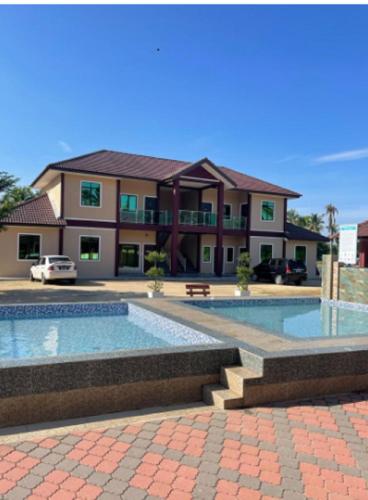 fariss homestay and resort
