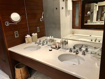 saujana private villas