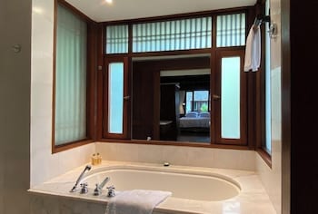 saujana private villas