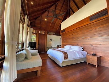 saujana private villas