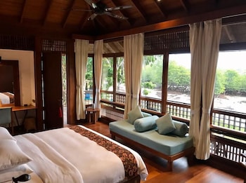 saujana private villas