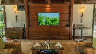 saujana private villas