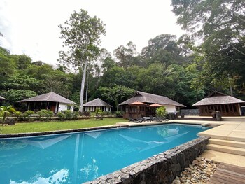 saujana private villas