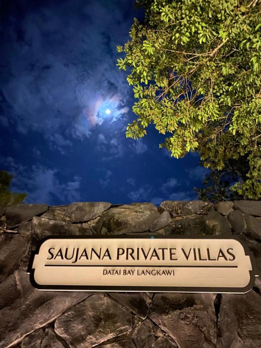 saujana private villas