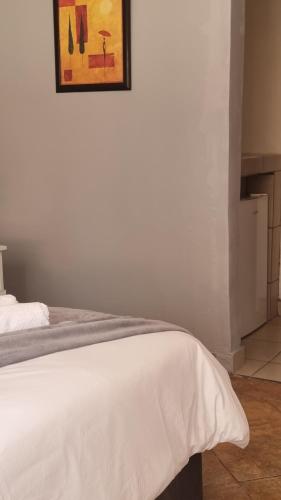 stay home airport lodge