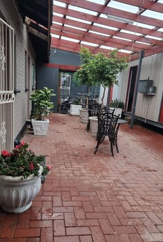 stay home airport lodge