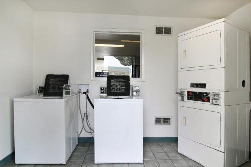 travelodge by wyndham raton