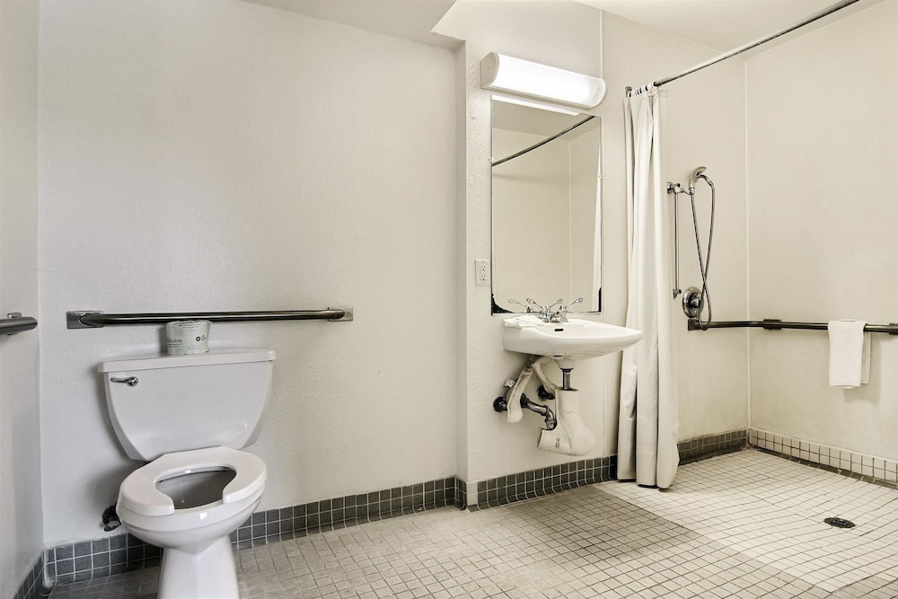 travelodge by wyndham raton