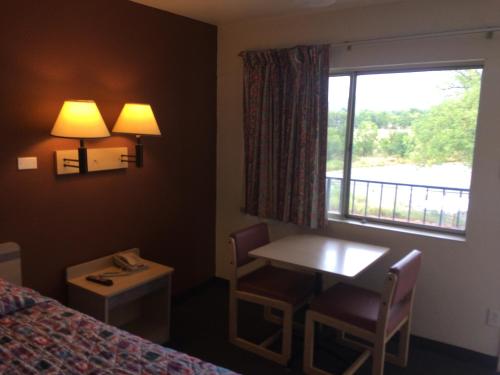 travelodge by wyndham raton