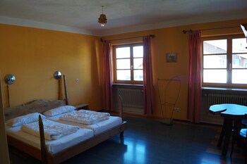 schiff bihlerdorf hostel