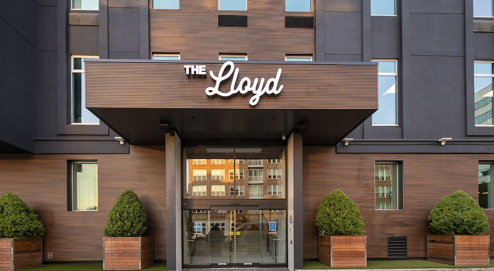 the lloyd stamford tapestry collection by hilton