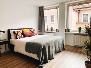 lorenz apartments