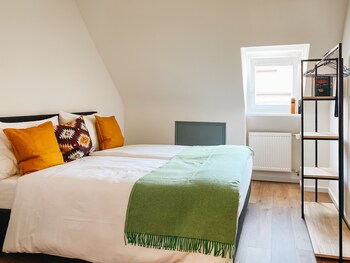 lorenz apartments