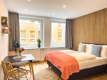 lorenz apartments