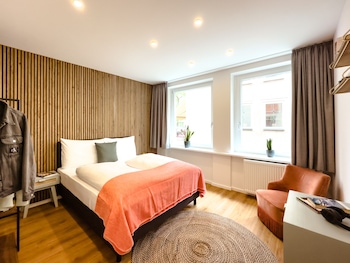 lorenz apartments