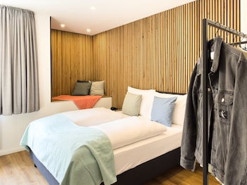 lorenz apartments